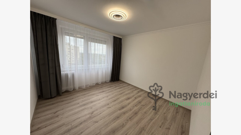 Debrecen, Fényesudvar, Lakás, panel lakás  