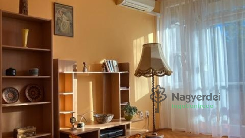 Debrecen, Sestakert, Lakás, csúsztatott zsalus  