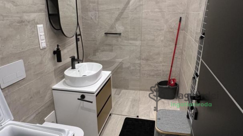 Debrecen, Sestakert, Lakás, tégla lakás  