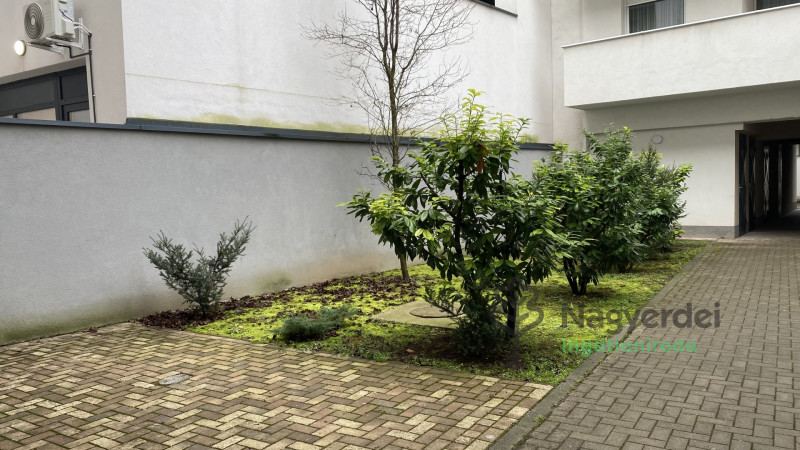 Debrecen, Belváros, Lakás, tégla lakás  