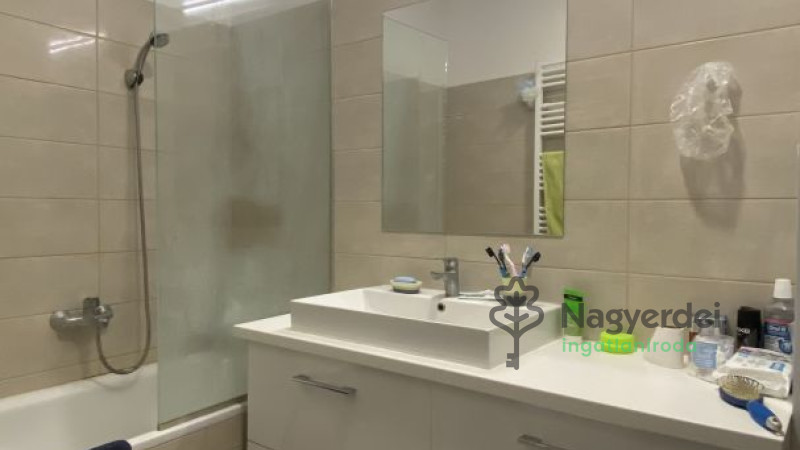 Debrecen, Belváros, Lakás, tégla lakás  