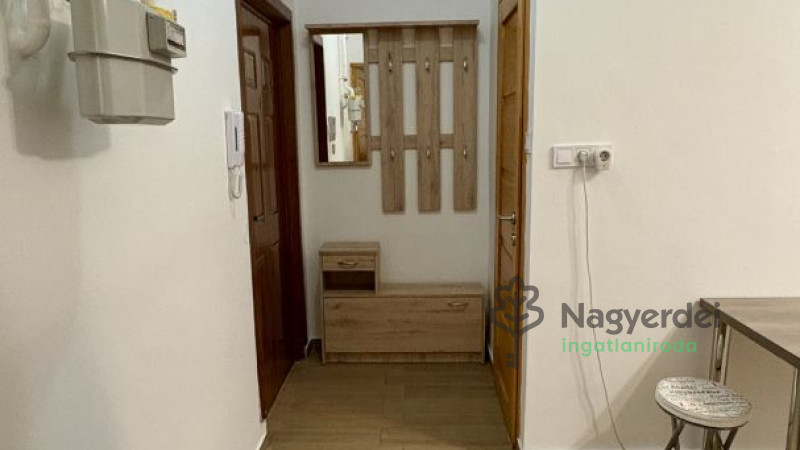 Debrecen, Nagyerdő, Lakás, tégla lakás  