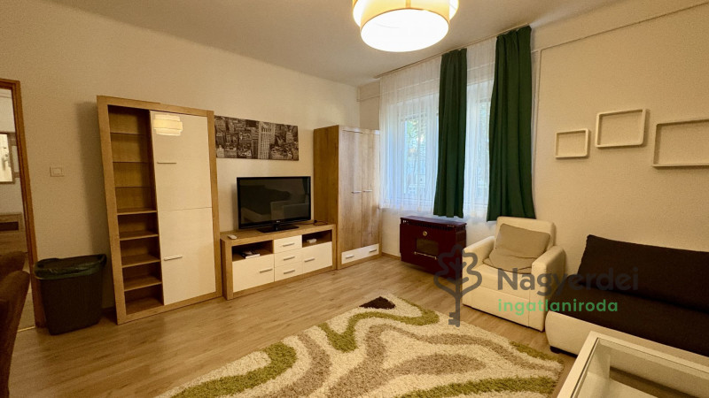 Debrecen, Nagyerdő, Lakás, tégla lakás  