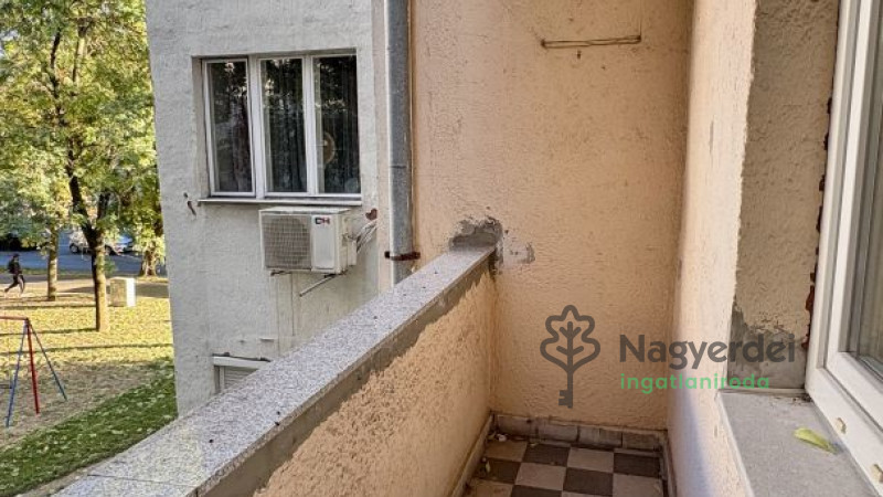 Debrecen, Nagyerdő, Lakás, tégla lakás  