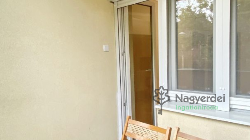 Debrecen, Nagyerdő, Lakás, tégla lakás  
