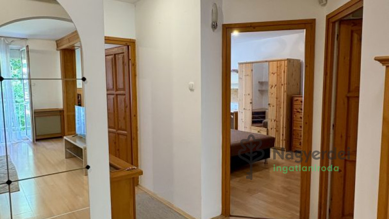 Debrecen, Nagyerdő, Lakás, tégla lakás  