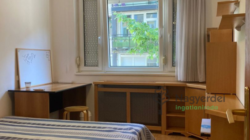 Debrecen, Nagyerdő, Lakás, tégla lakás  