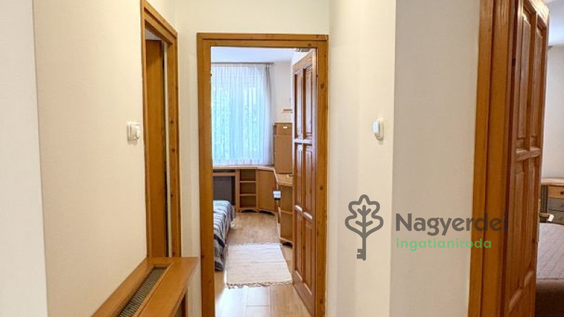 Debrecen, Nagyerdő, Lakás, tégla lakás  
