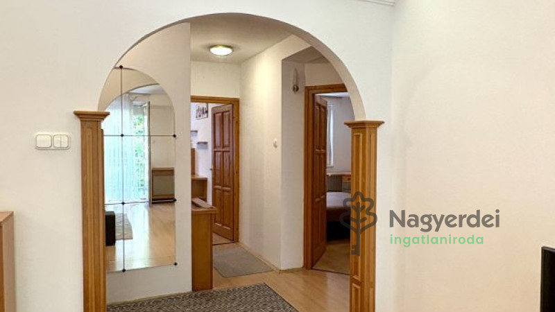 Debrecen, Nagyerdő, Lakás, tégla lakás  