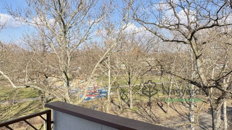 Debrecen, Nagyerdő, Lakás, tégla lakás  