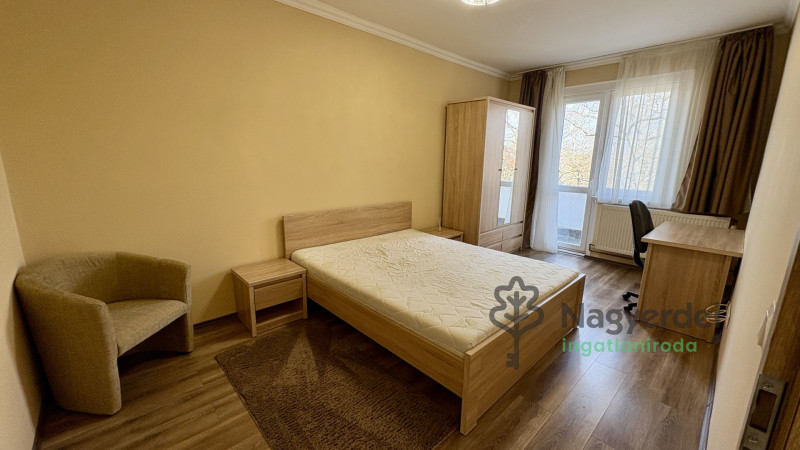 Debrecen, Nagyerdő, Lakás, tégla lakás  