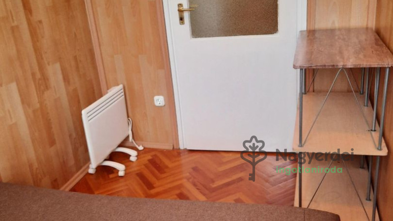 Debrecen, Nagyerdőalja, Lakás, tégla lakás  