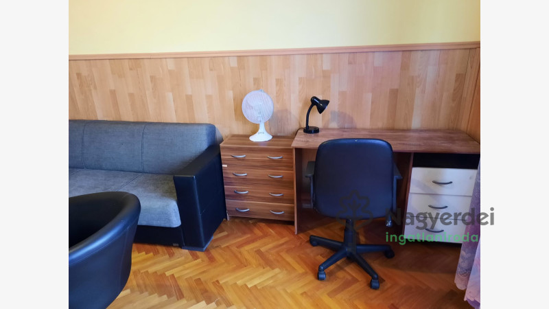 Debrecen, Nagyerdőalja, Lakás, tégla lakás  