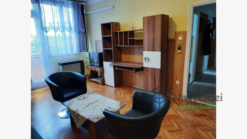 Debrecen, Nagyerdőalja, Lakás, tégla lakás  