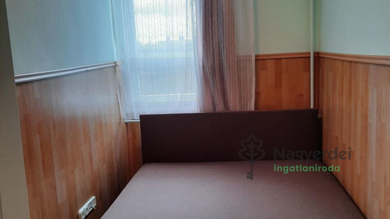 Debrecen, Nagyerdőalja, Lakás, tégla lakás  