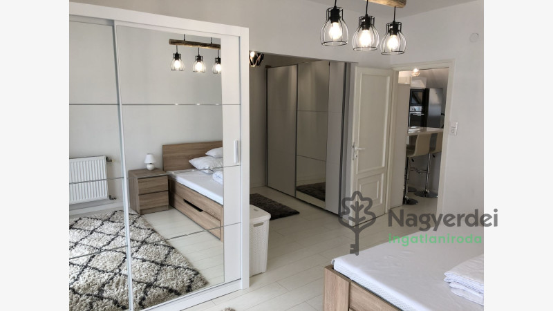 Debrecen, Belváros, Lakás, tégla lakás  