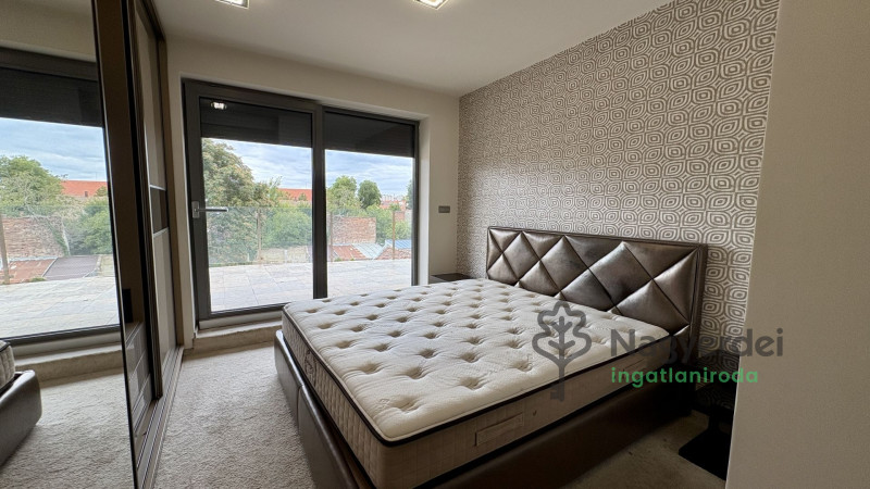 Debrecen, Péterfia, Lakás, tégla lakás  