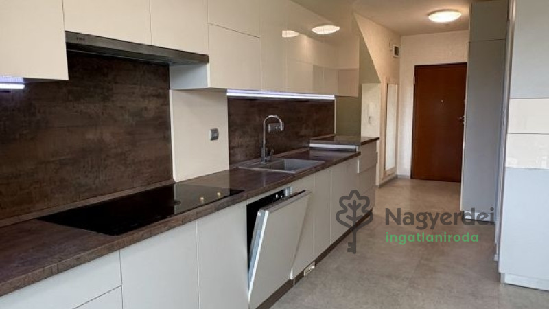 Debrecen, Péterfia, Lakás, tégla lakás  