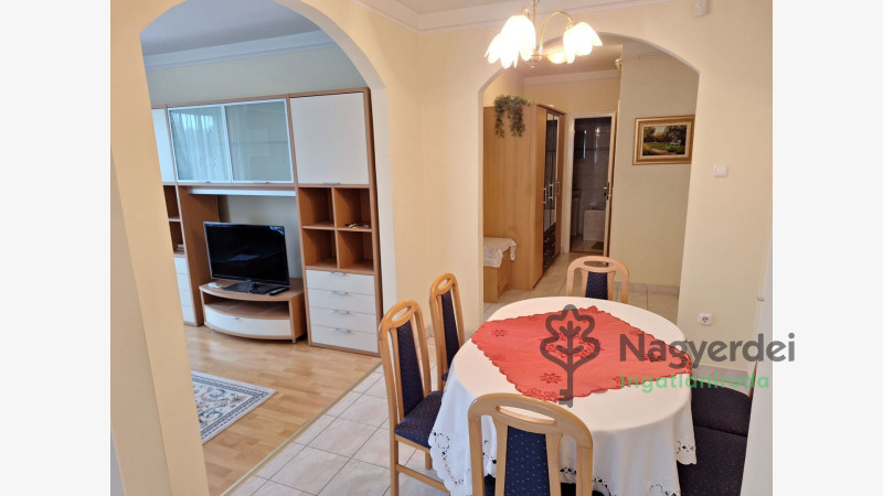 Debrecen, Nagyerdő, Lakás, tégla lakás  