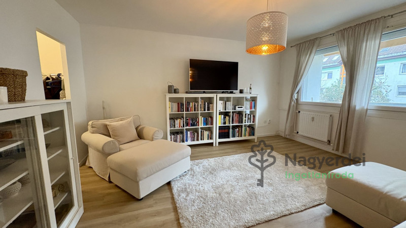 Debrecen, Wesselényi lakótelep, Lakás, csúsztatott zsalus  