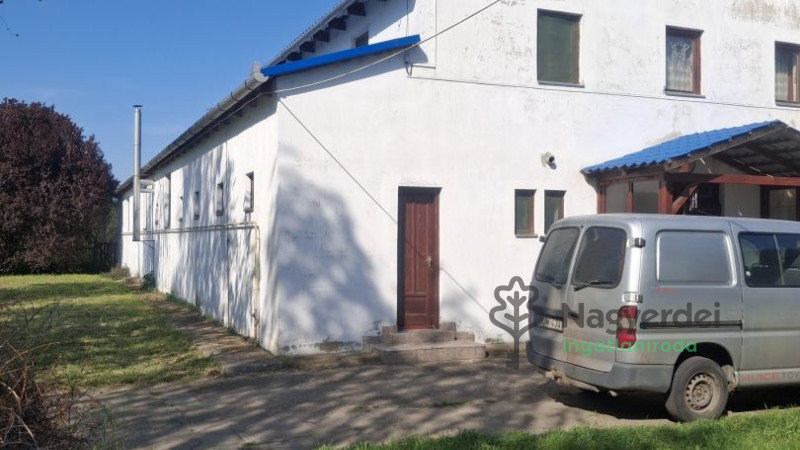 Zsáka, Ipari ingatlan, ipari, keresk. épület  