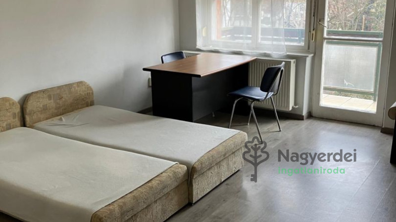 Debrecen, Lakás, tégla lakás  