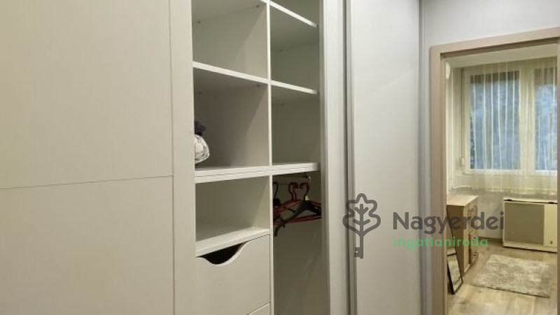 Debrecen, Nagyerdőalja, Lakás, tégla lakás  