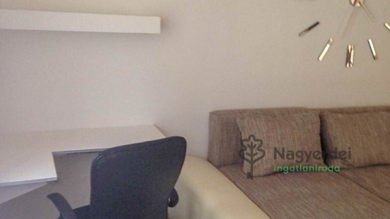 Debrecen, Nagyerdő, Lakás, tégla lakás  