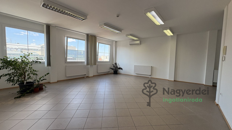 Debrecen, Belváros, Iroda, irodaházban  