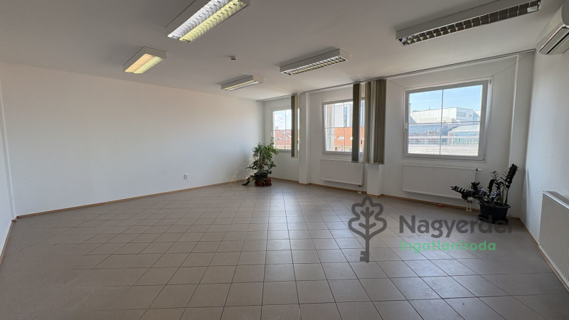 Debrecen, Belváros, Iroda, irodaházban  