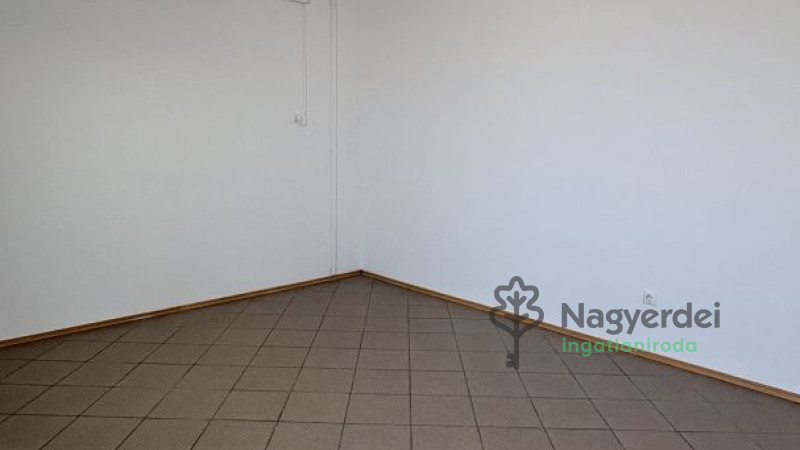 Debrecen, Belváros, Iroda, irodaházban  