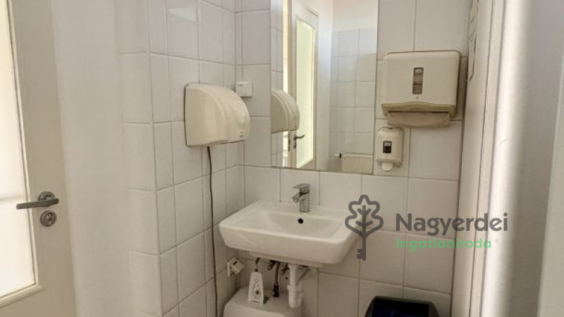 Debrecen, Belváros, Iroda, irodaházban  