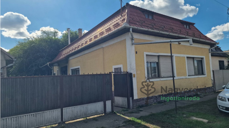 Hajdúhadház, Ház, családi ház  