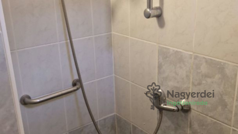 Hajdúhadház, Ház, családi ház  