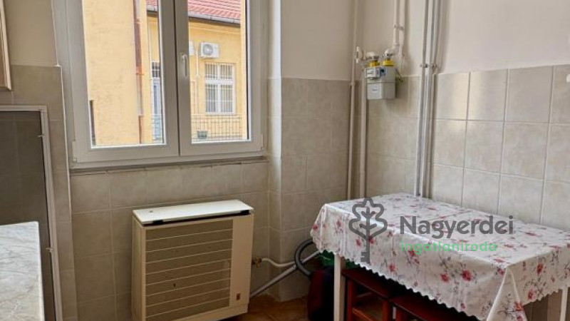 Debrecen, Belváros, Lakás, tégla lakás  