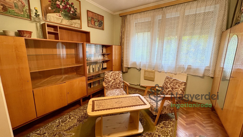 Debrecen, Nagyerdő, Lakás, tégla lakás  