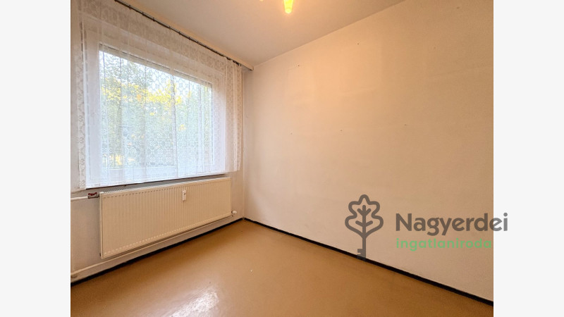 Debrecen, Libakert, Lakás, panel lakás  