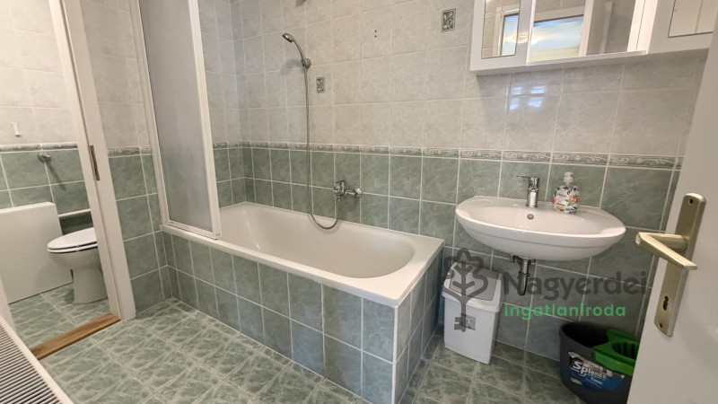 Debrecen, Sestakert, Lakás, tégla lakás  