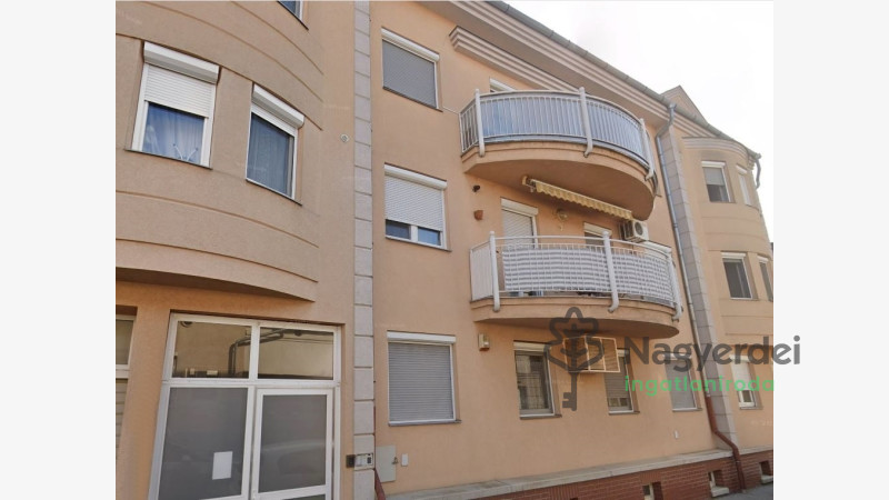 Debrecen, Belváros, Lakás, tégla lakás  