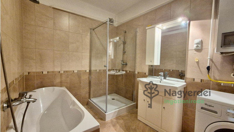 Debrecen, Nagyerdő, Lakás, tégla lakás  