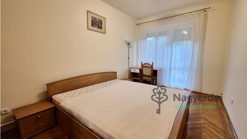 Debrecen, Nagyerdő, Lakás, tégla lakás  