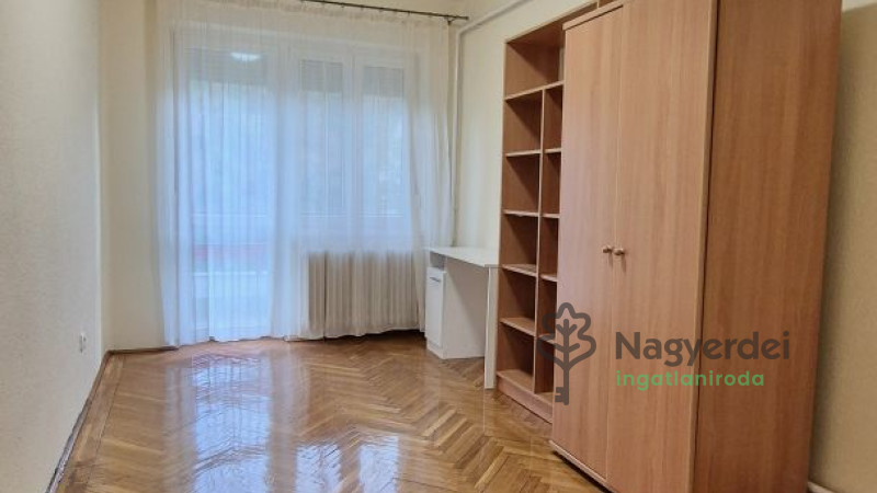 Debrecen, Nagyerdő, Lakás, tégla lakás  