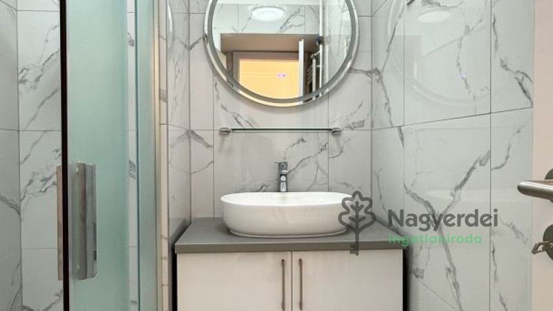 Debrecen, Libakert, Lakás, panel lakás  