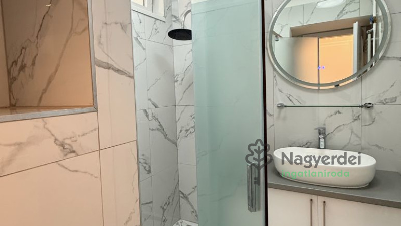 Debrecen, Libakert, Lakás, panel lakás  