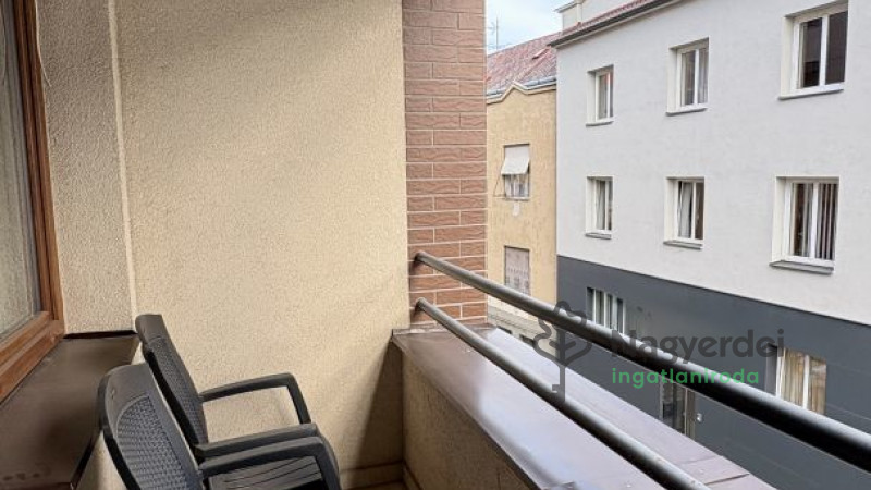 Debrecen, Belváros, Lakás, tégla lakás  