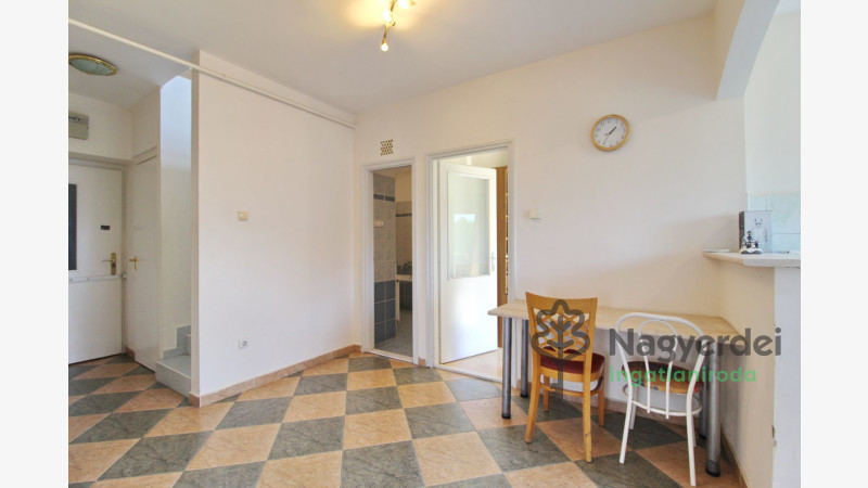 Debrecen, Sestakert, Lakás, tégla lakás  