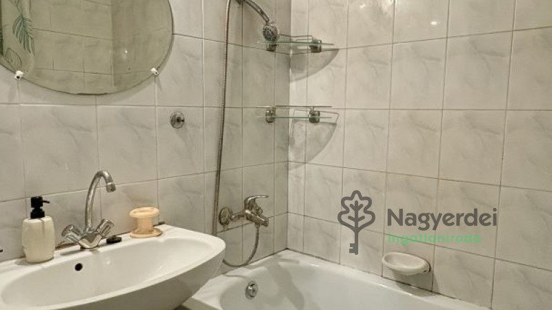 Debrecen, Sestakert, Lakás, tégla lakás  