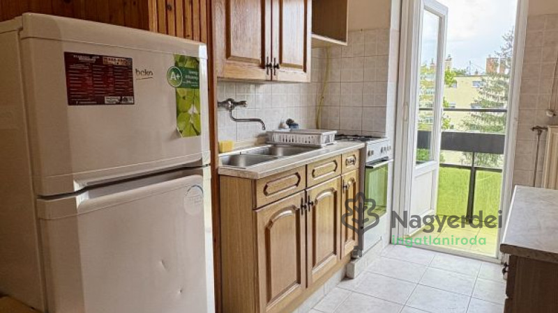 Debrecen, Sestakert, Lakás, tégla lakás  