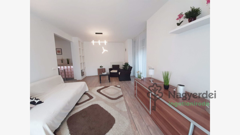 Debrecen, Nagyerdő, Lakás, tégla lakás  