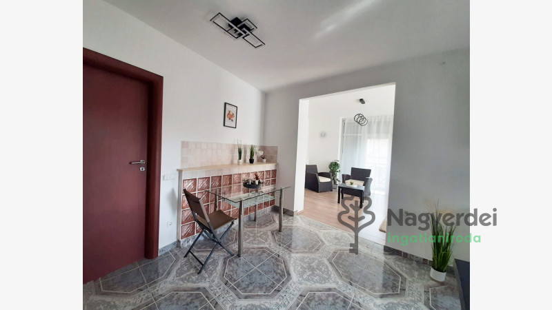 Debrecen, Nagyerdő, Lakás, tégla lakás  
